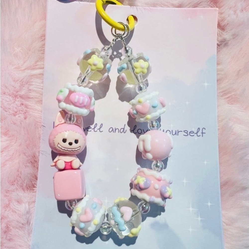 ❤️Cute Pastel Beaded And Labubu Charm for your key/bag/phone.
